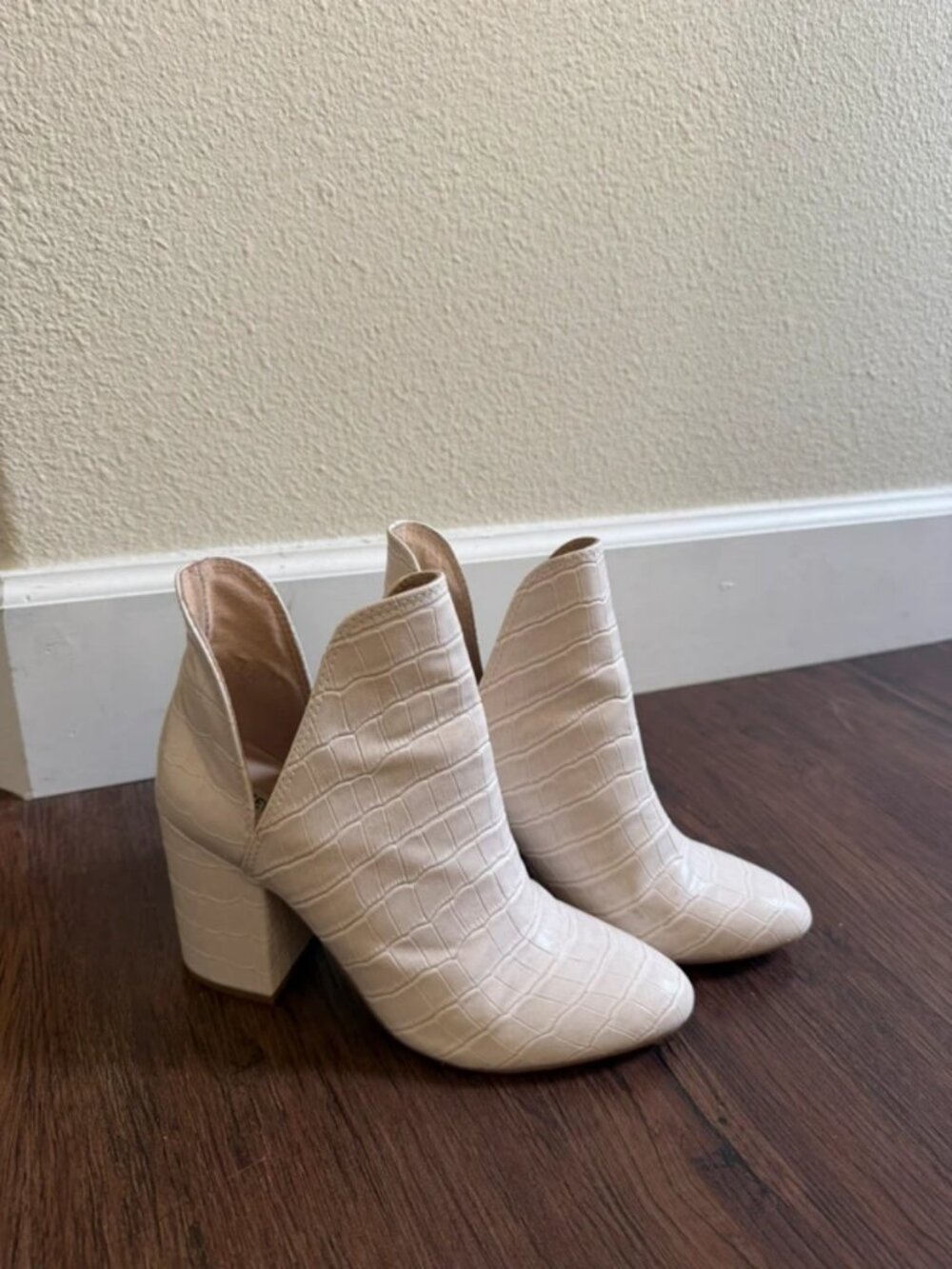 Steve Madden Croc Embossed Western Ankle Booties – Block Heel